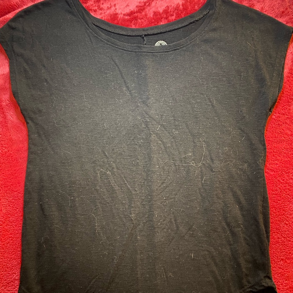 Black tee